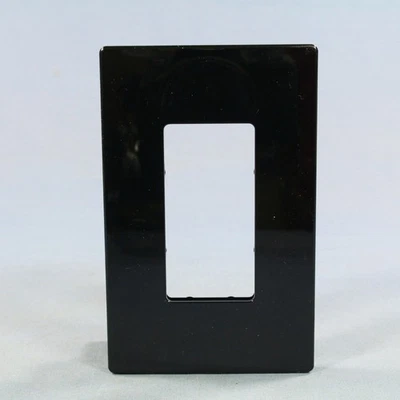 Cubierta de placa de pared Cooper PJS26BK negra de 1 velocidad centrada irrompible de tamaño mediano Foto 1 de 4