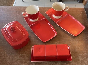 50er Jahre Carlton Ware rot Retro Geschirr - Butterdose / Kruzifix Set / Tassen mit Untertassen - Bild 1 von 21