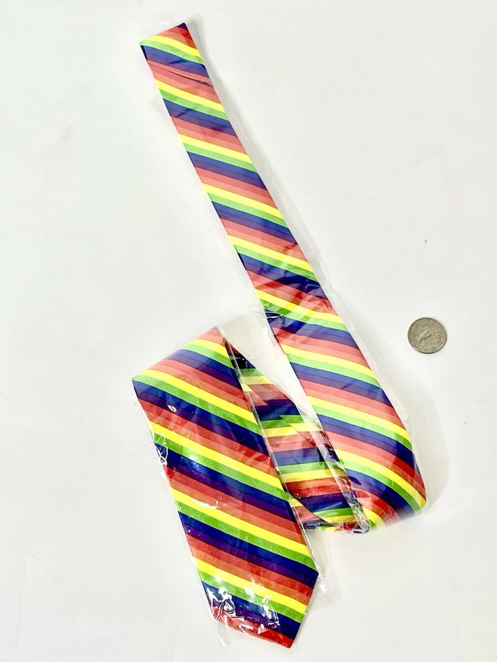 Corbata a Rayas Arco Iris Orgullo LGBTQIA + Foto 1 de 1