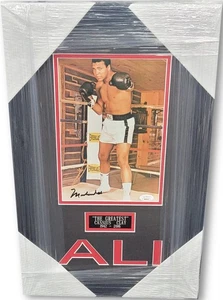 Muhammad Ali Hand Signed Autograph Photo Custom Framed JSA XX76313 - Picture 1 of 4