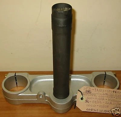 PIASTRA FORCELLLA INFERIORE YOKE DUCATI MONSTER 400 620 800 750 1000 S4 NUOVA  Foto 1 de 2