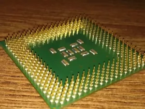 Intel SL3XW Pentium III 667Mhz Processor 667/256/133/1.65 Socket 370 - Picture 1 of 6