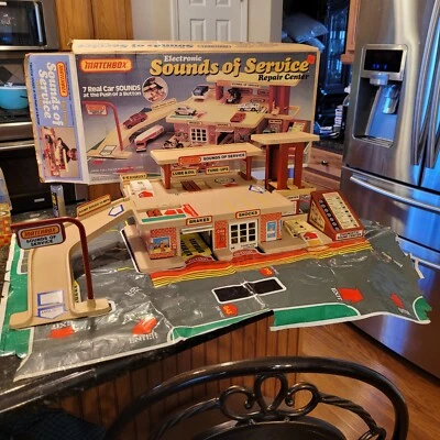 Vintage 1981 Matchbox Sounds of Service w/ Original Box Works DAMAGED Mat - Image 1 of 4