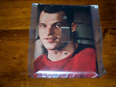 RED WINGS GORDIE HOWE LIGHT SWITCH PLATE Cover