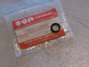SUZUKI GS/RF/GN/LS/GSX CARBURETOR THROTTLE SHAFT SEAL NOS! - Picture 1 of 1