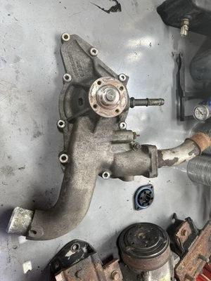 Bomba de refrigerante de agua para 94-95 Ford F-350 7,3 Foto 1 de 3