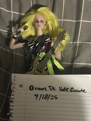 Muñeca Integrity Toys Jem and the Holograms Misfits Phyllis Pizzazz Gabor Foto 1 de 4