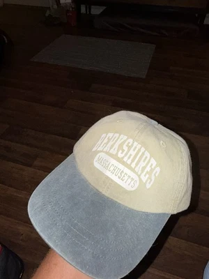 Berkshire Massachusetts Sombrero Adulto Hombre Gris Correa Trasera Gorra Ajustable Foto 1 de 3