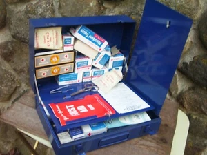 JOHNSON & JOHNSON 1960's FIRST AID KIT~ ORIGINAL CONTENTS ~ CABIN/CAMPER SUPPLYS - Picture 1 of 22