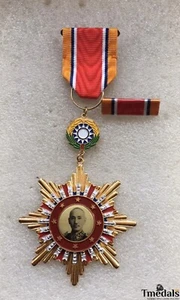Boxed Chinese CHINA REPUBLIC Order of Victory against Aggression Japan 1945 rare - Picture 1 of 9