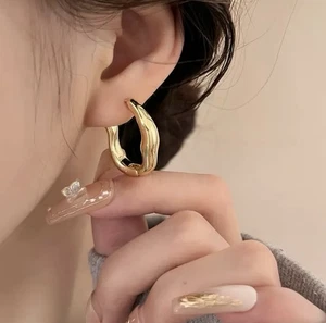 Wave Geometric Simple Ear Stainless Steel Zinc Alloy Golden Color Hoop Earrings - Picture 1 of 7