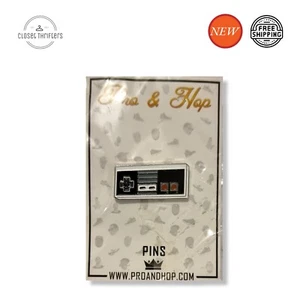 Mando Retro Super Nintendo Pin Pro & Hop Nuevo y Precintado 3cm x 1cm - Imagen 1 de 2