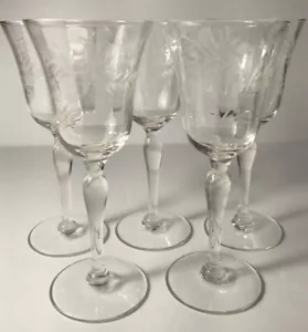 Juego De 5 Copas De Colección Delicadas Grabadas Con Tallo De Cristal Elegantes 5 3/4" De Alto - Imagen 1 de 9