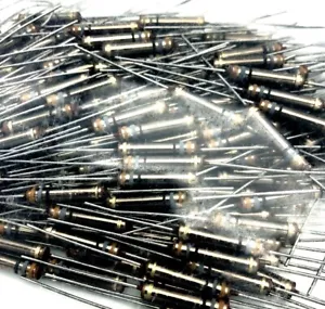 10 resistenze Siemens 18Ohm AUDIO strato metallico B54611 5% vintage NOS - Foto 1 di 3