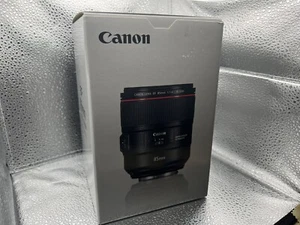 Canon EF 85mm f1.4 L IS USM W/lens hood And Carrying Case! - Picture 1 of 8