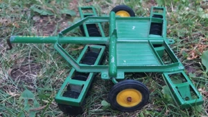 1/16 Toy Ertl Eska John Deere Clip Disk FOR REPAIR - Picture 1 of 7