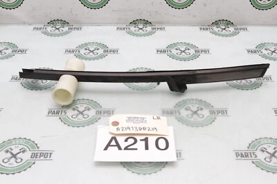 06-11 MERCEDES-BENZ W219 CLS550 ЗАДНИЙ ЛЕВЫЙ ЧЕТВЕРТЬ СТЕКЛА ДЕРЖАТЕЛЬ OEM - Изображение 1 из 4