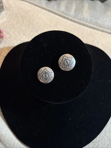 Pair of silver Navajo buttons - Picture 1 of 4