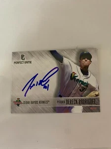 Dereck Rodriguez 2016 Signed Cedar Rapids Team Card - Picture 1 of 1