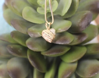 Colgante con dije de corazón pequeño de oro amarillo y rosa sólido de 14 quilates amor San Valentín dulce BHG Foto 1 de 4