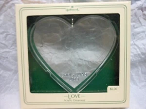 Hallmark Keepsake ""Amore - Cuore pattinaggio di coppia"" 1983 Ornamento acrilico NUOVO - Foto 1 di 1