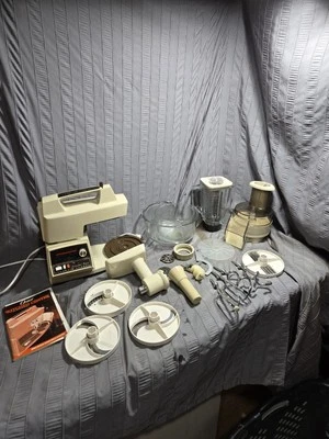 Centro de cocina Oster Regency probado molinillo de carne procesador licuadora mezclador alimentos Foto 1 de 4