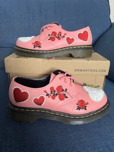 Dr Martens Oxford Shoes 1461 Red White Hearts Pink UK Size 4 - Picture 1 of 8
