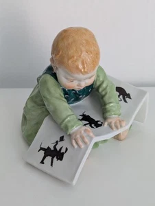 Meissen Porzellan Figur/Hentschelkind 73354 "Junge mit Bilderbuch" - 1. Wahl - Bild 1 von 22