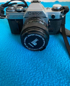 Canon AE-1 mit Canon Blitz Speedlite 166A - Bild 1 von 6