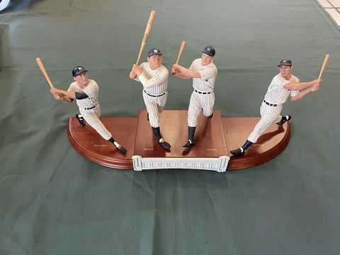 New York Yankees legends danbury mint porcelain figurine Ruth, Gehrig, Mantle, D Cover