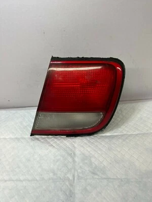 Mazda Millenia 1998 luz trasera derecha lado derecho 226-61693 OEM (44 P) Foto 1 de 4