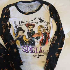 Girls Hocus Pocus pajamas sz 8  READ DESCRIPTION - Picture 1 of 3