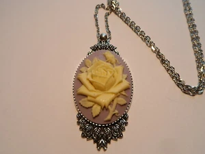 CAMEO ROSE NECKLACE PURPLE/CREAM  LARGE SETTING - Picture 1 of 2