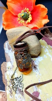 Hermoso collar botella de deseos mariposa con mensaje y perlas de imitación en el interior Foto 1 de 4