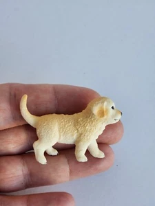 Schleich gelber Labrador Welpe D-73527 Tortenaufleger Am Limes 69 EUC - Bild 1 von 7