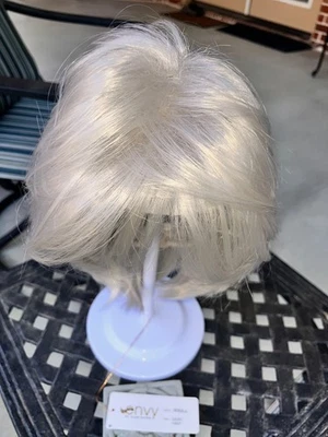 Парики Envy Sheila светло-серые / базовая крышка / б/у в отличном состоянии / средняя посадка / синтетическое волокно - Изображение 1 из 4