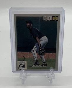 1994-95 Collectors Choice Silver Signature Michael Jordan #23 Chicago - Picture 1 of 2