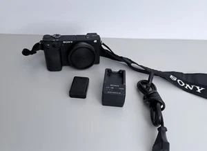 Sony α (alpha) A6400 Alpha 6400 Body Gehäuse - 45400 Auslösungen - Picture 1 of 6