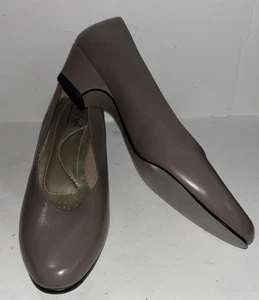 Soft Style Moyen Damengröße 8,5 M Pumps niedrige Absätze weiße Schuhe runde Spitze taupe - Bild 1 von 8