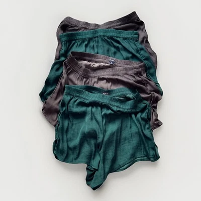 Paquete de pantalones cortos de pijama para dormir gris satinado sedoso pequeño Gap Body para mujer Foto 1 de 4