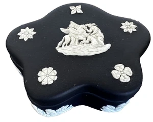 Scatola portagioie nera diaspro Wedgwood coperta Inghilterra bianca vintage 3 1/2" dio greco - Foto 1 di 6