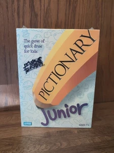 Pictionary Junior The Game Of Quick Draw For Kids Ages 7+ Parker Brothers - Picture 1 of 5