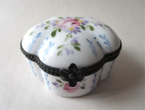 Rare Shape LIMOGES Trinket BOX Hand painted Peint Main Floral Roses FRANCE - Picture 1 of 5