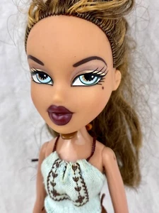 2001 Bratz First Edition Yasmin in One of Her Original Outfits MGA Missing Shoes - Picture 1 of 10