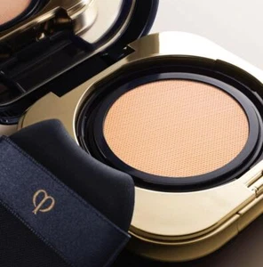 Cle de peau BEAUTE TEINT CUSHION ECLAT NATUREL Radiant Cushion Foundation 14g - Picture 1 of 24