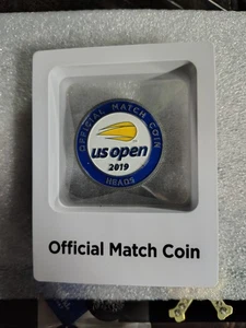 USTA Tennis Official Match Coin Heads/ Tails Silver Tone Flip In Vitrine - Bild 1 von 3