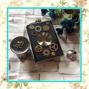  NEW STEAMPUNK FLASK GEARS SHOT GLASS FUNNEL BLACK LEATHER CUSTOM STEEL GEARS - Picture 1 of 10