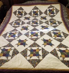 Homemade Beautiful Pieced Quilt Lightweight 88" X 72" Floral - Picture 1 of 15