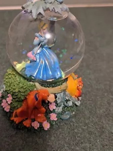 Disney Cinderella auf Schaukel unter einem Baum Mini kleine Schneekugel Hund schön 3,25" - Bild 1 von 8