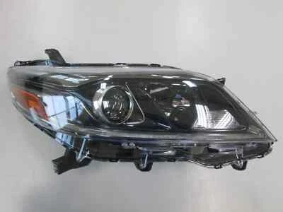 Headlight Assembly RH/Pass Fits Toyota Sienna - Image 1 of 2